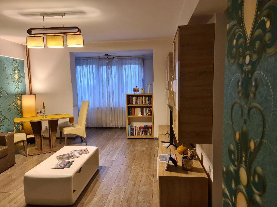 Апартаменты Central Cosy Apart Орадя Экстерьер фото